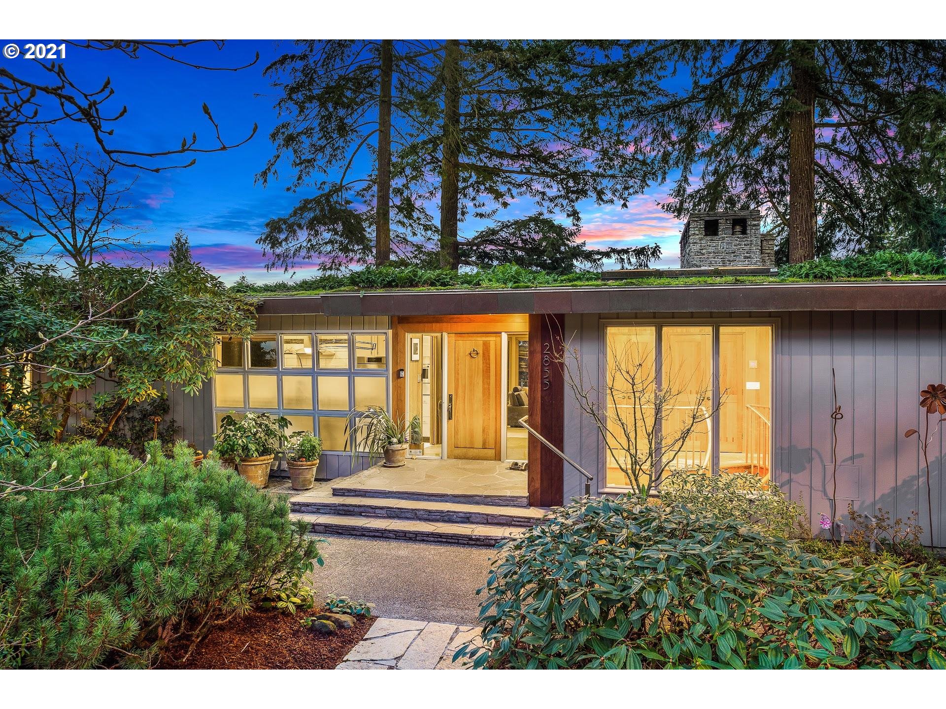 2855 Southwest Rutland Terrace Portland, OR 97205 - Photo 1 of 32 Gallery Image 1