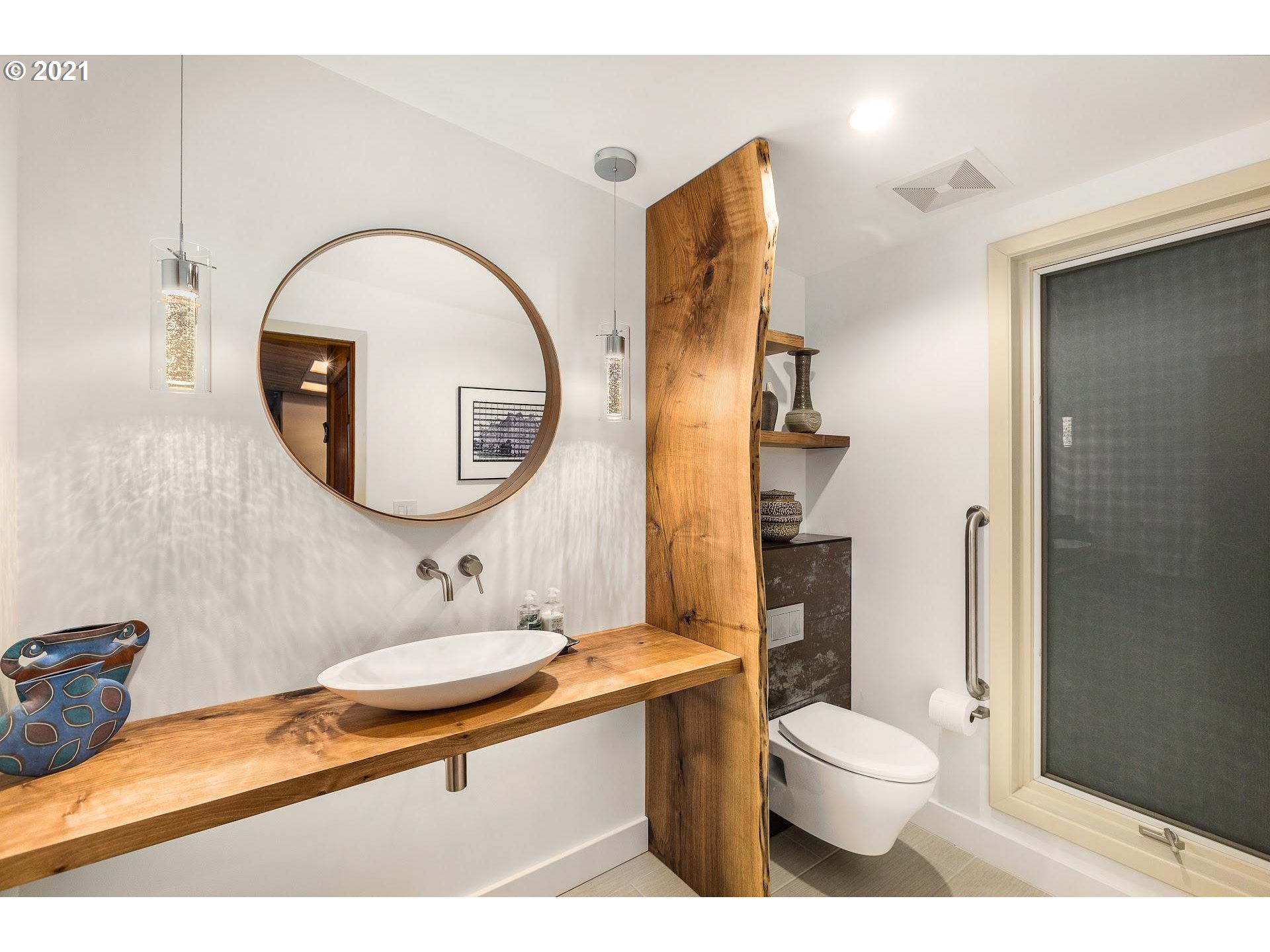 2855 Southwest Rutland Terrace Portland, OR 97205 - Photo 15 of 32 Bathroom