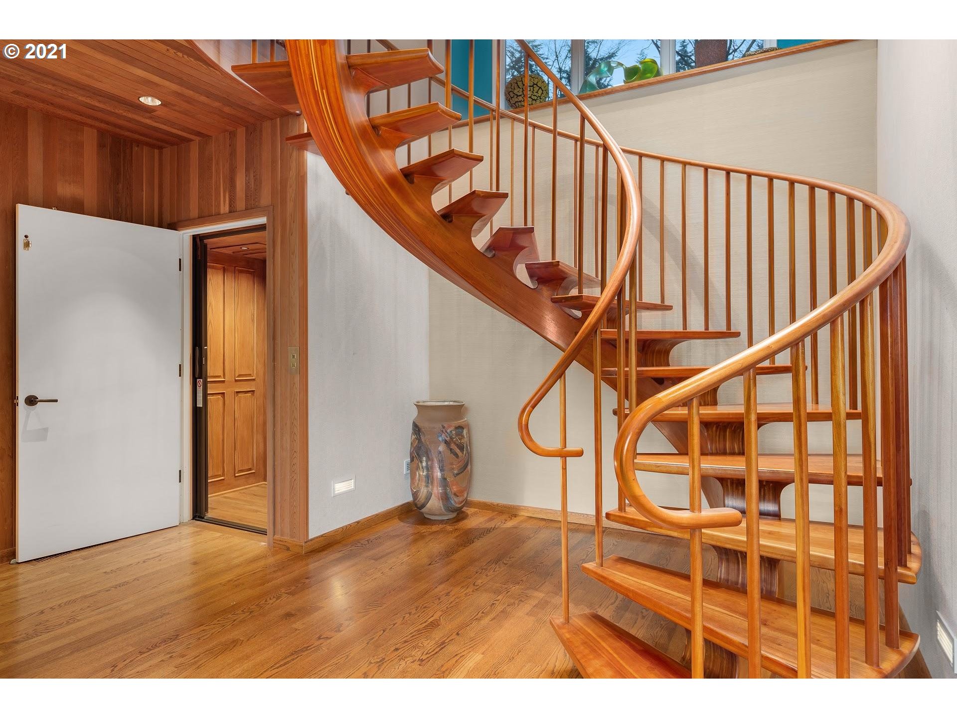 2855 Southwest Rutland Terrace Portland, OR 97205 - Photo 16 of 32 Elevator