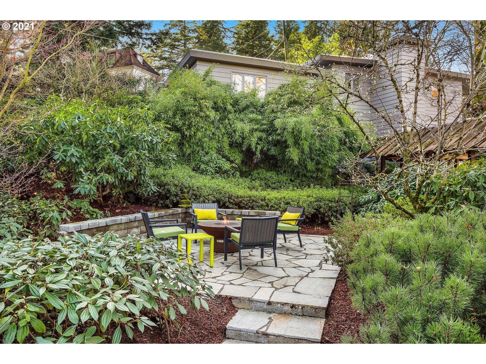 2855 Southwest Rutland Terrace Portland, OR 97205 - Photo 19 of 32 Fire Pit