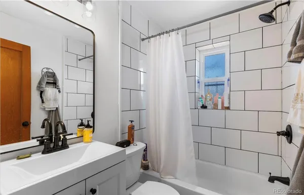 $2,200 | 111 South Perry Street, Denver, CO 80219