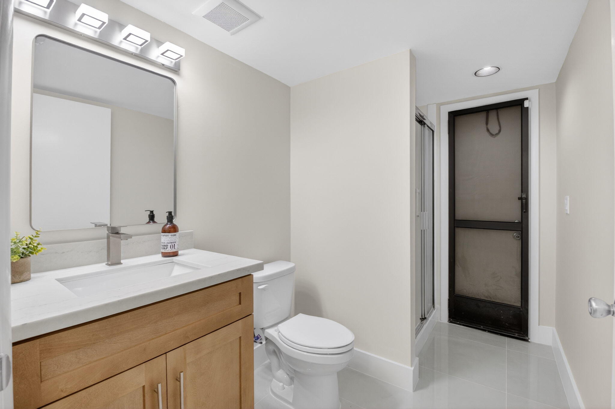 9939 Boca Gardens Trail, Unit D Boca Raton, FL 33496 - Photo 16 of 26 Bathroom 2/Cabana Bath