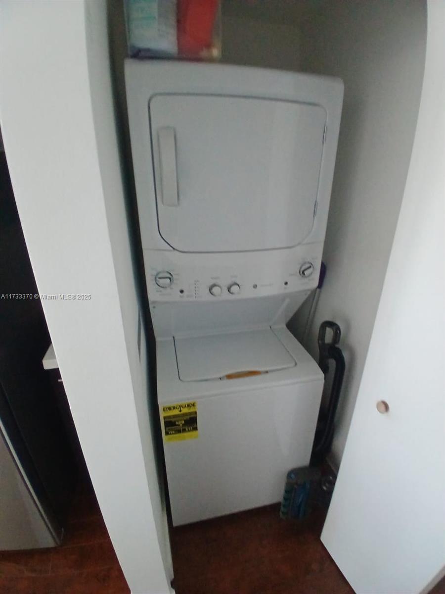 90 Southwest 3rd Street, Unit 2505 Miami, FL 33130 - Photo 15 of 36