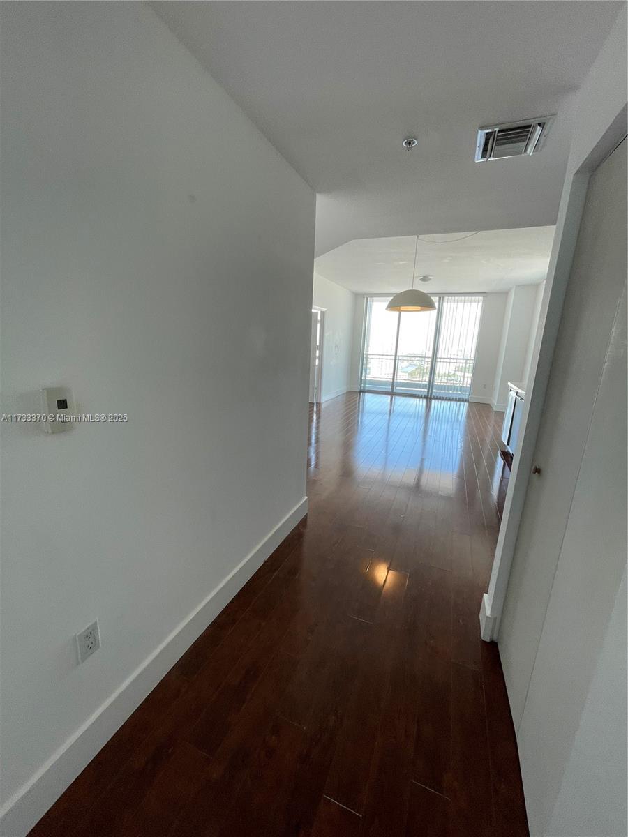 90 Southwest 3rd Street, Unit 2505 Miami, FL 33130 - Photo 26 of 36