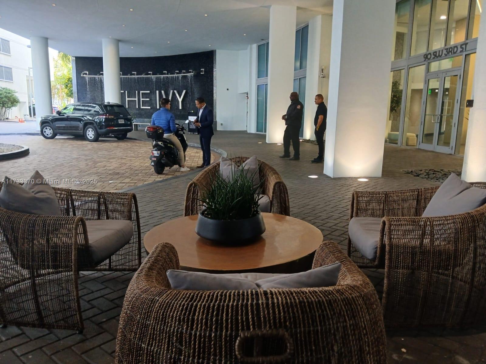 90 Southwest 3rd Street, Unit 2505 Miami, FL 33130 - Photo 4 of 36