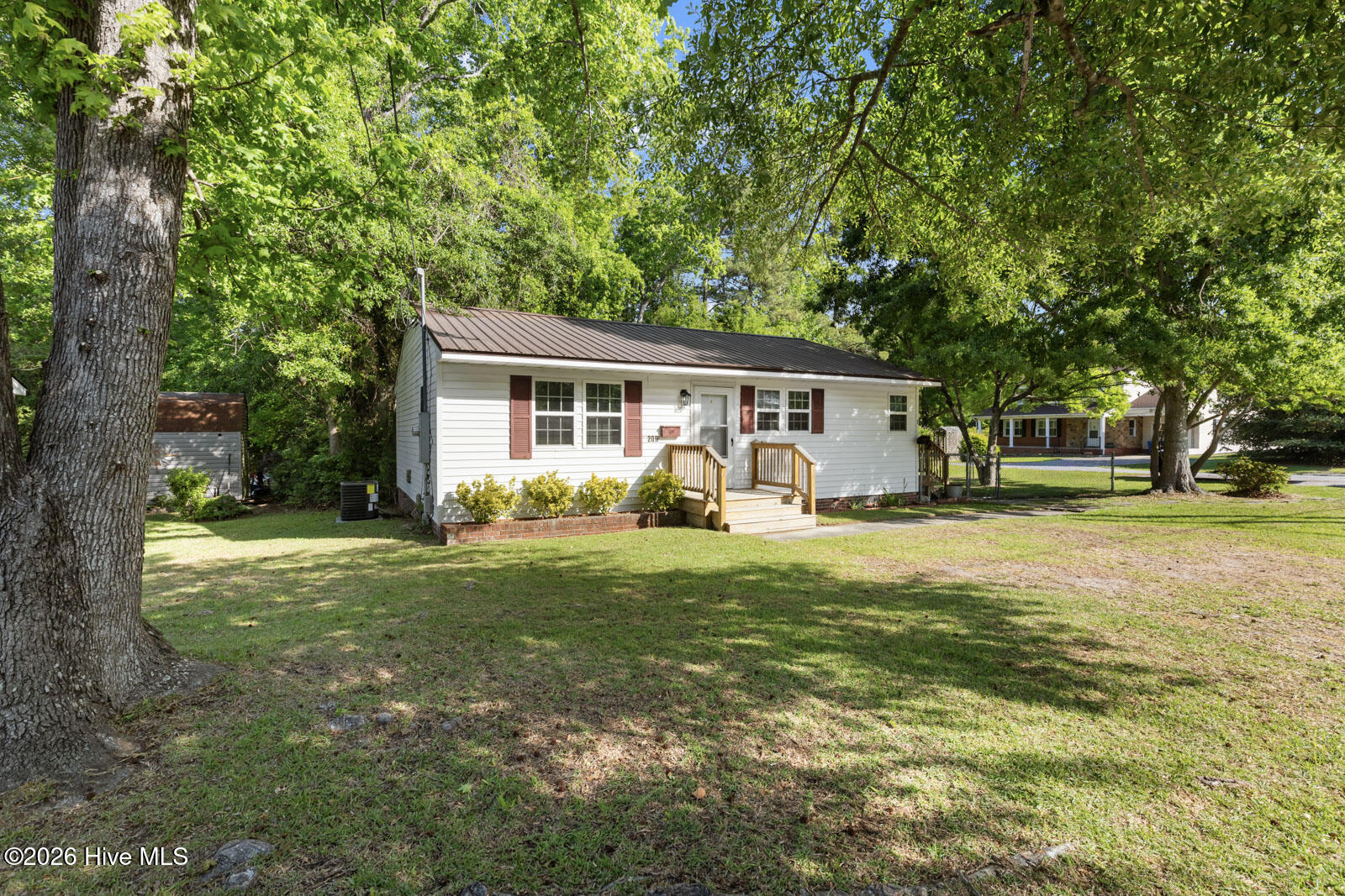 209 Dewitt Street Jacksonville, NC 28540 - Photo 2 of 23 Front yard
