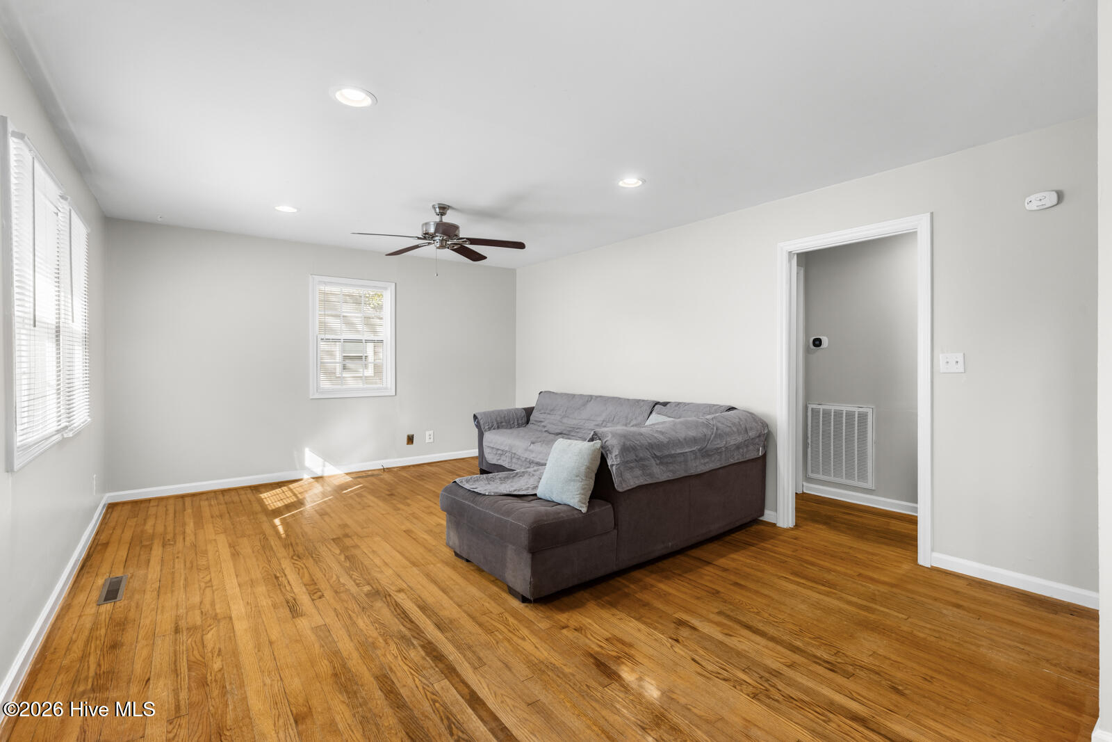 209 Dewitt Street Jacksonville, NC 28540 - Photo 5 of 23 Living Room