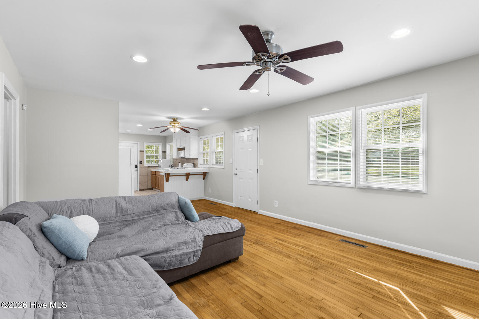 209 Dewitt Street Jacksonville, NC 28540 - Photo 6 of 23 Living Room