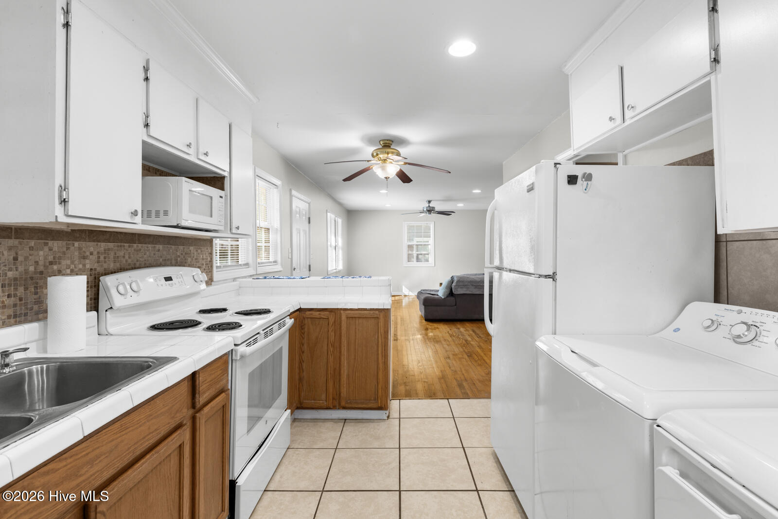 209 Dewitt Street Jacksonville, NC 28540 - Photo 10 of 23 Kitchen / Laundry