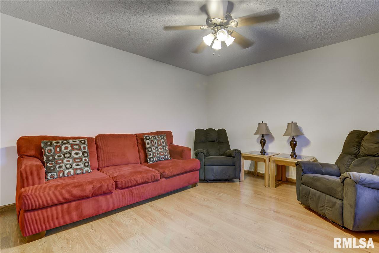 2101 Scarbrough Road Springfield, IL 62702 - Photo 12 of 35
