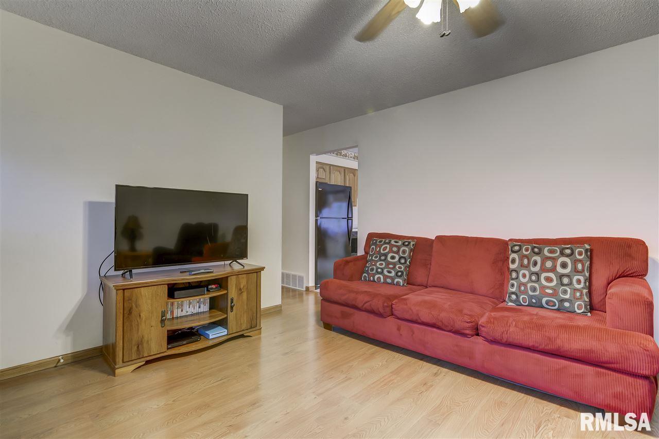 2101 Scarbrough Road Springfield, IL 62702 - Photo 13 of 35