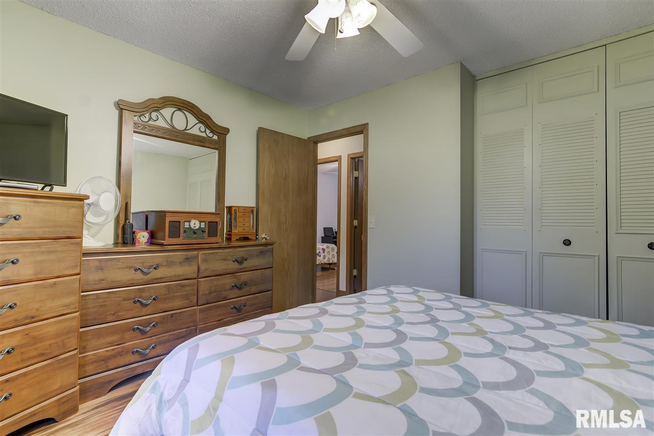 2101 Scarbrough Road Springfield, IL 62702 - Photo 16 of 35