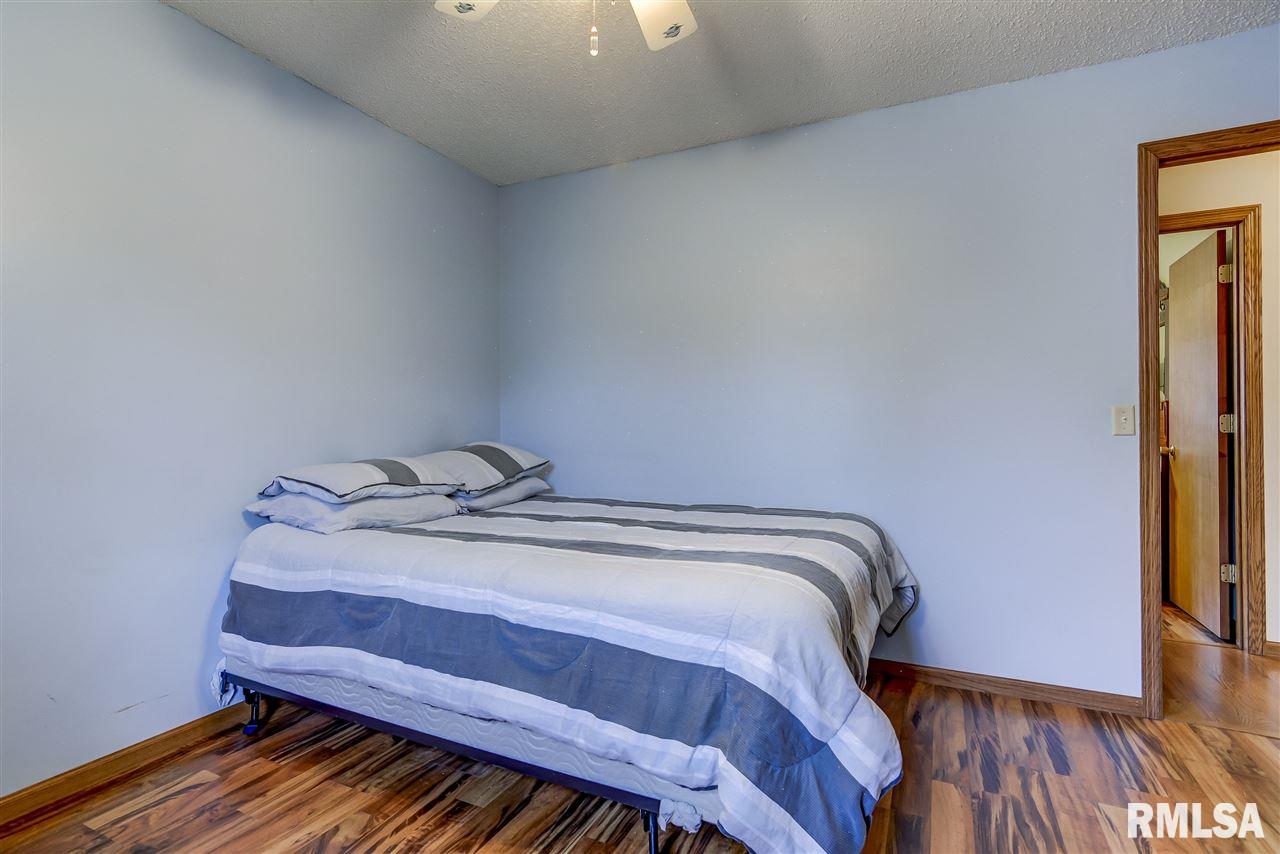 2101 Scarbrough Road Springfield, IL 62702 - Photo 20 of 35