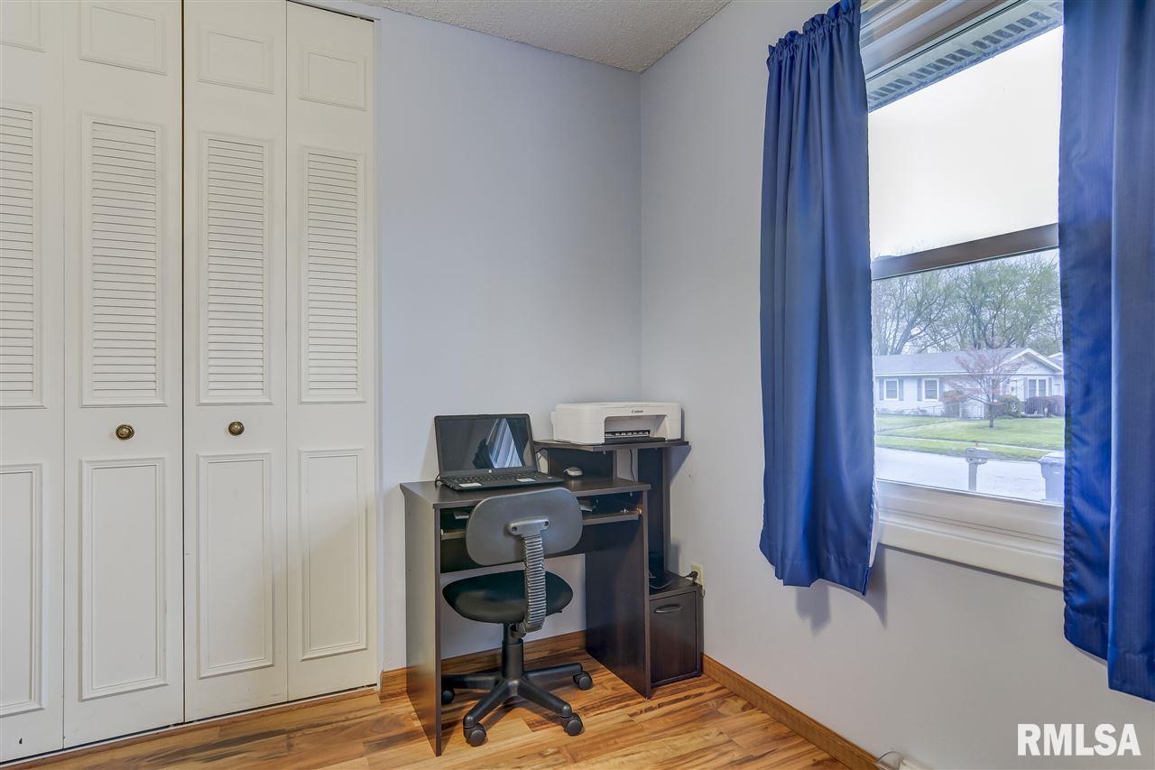 2101 Scarbrough Road Springfield, IL 62702 - Photo 22 of 35
