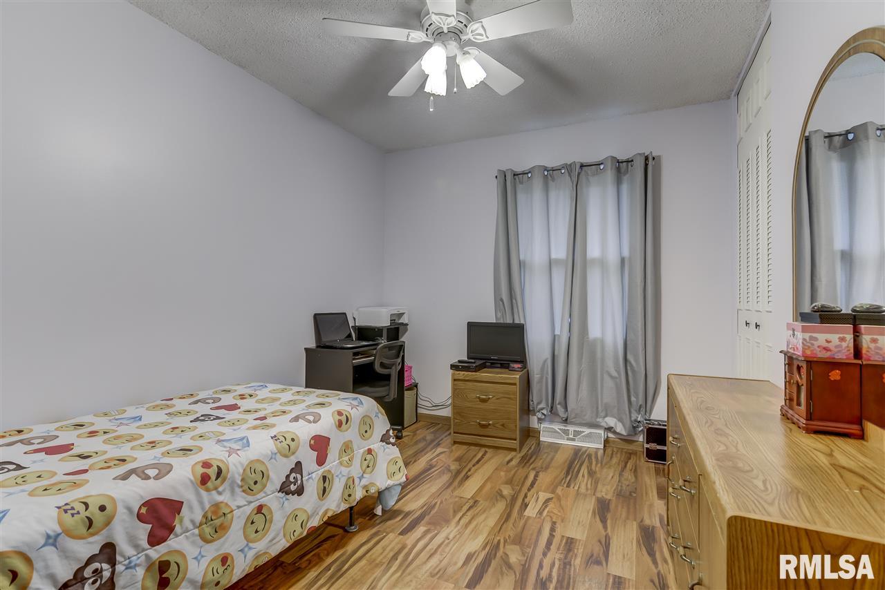 2101 Scarbrough Road Springfield, IL 62702 - Photo 25 of 35