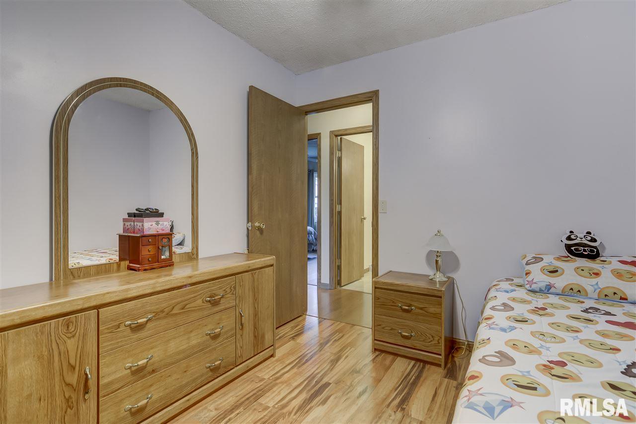 2101 Scarbrough Road Springfield, IL 62702 - Photo 27 of 35