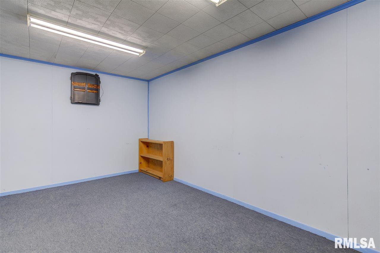 2101 Scarbrough Road Springfield, IL 62702 - Photo 30 of 35