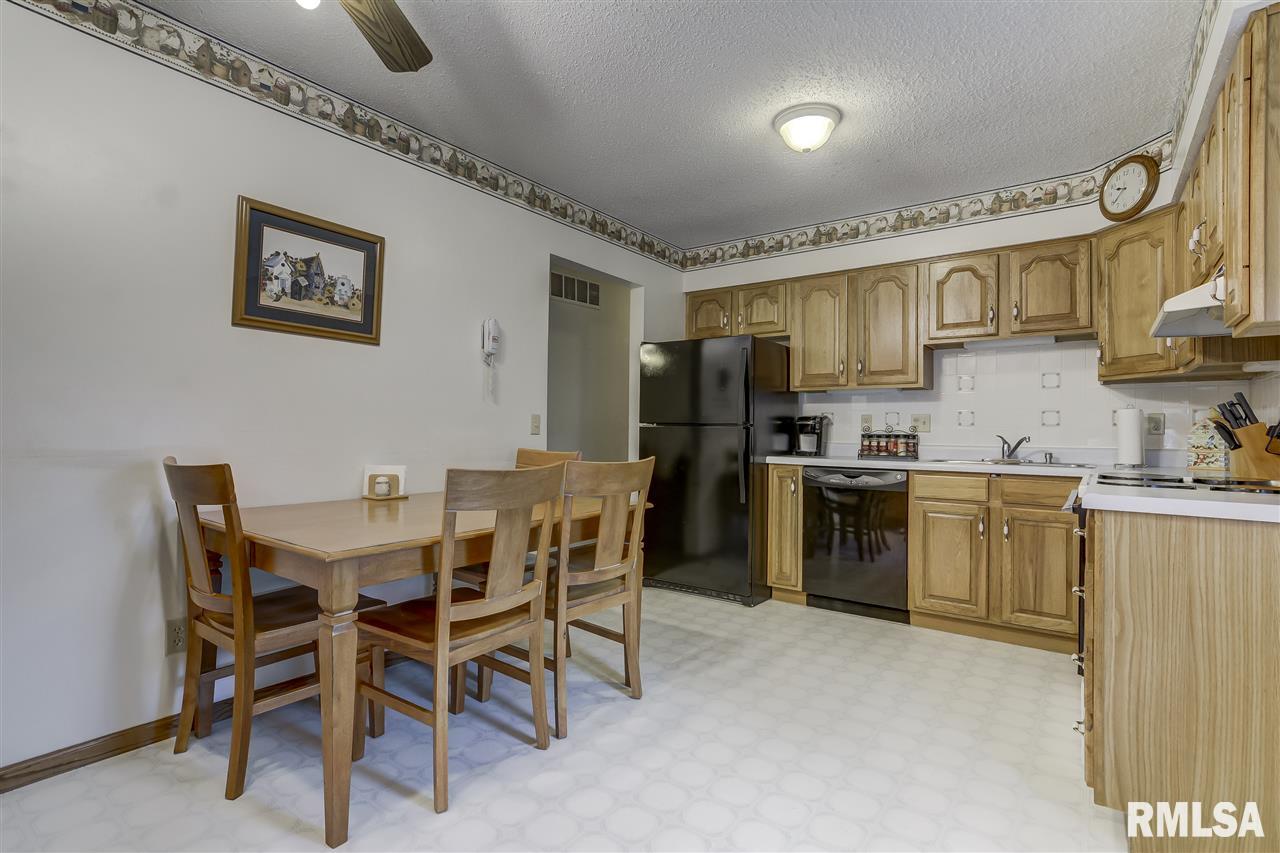 2101 Scarbrough Road Springfield, IL 62702 - Photo 9 of 35