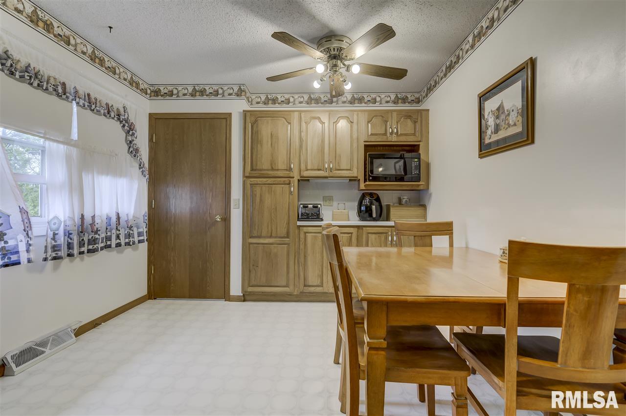 2101 Scarbrough Road Springfield, IL 62702 - Photo 10 of 35