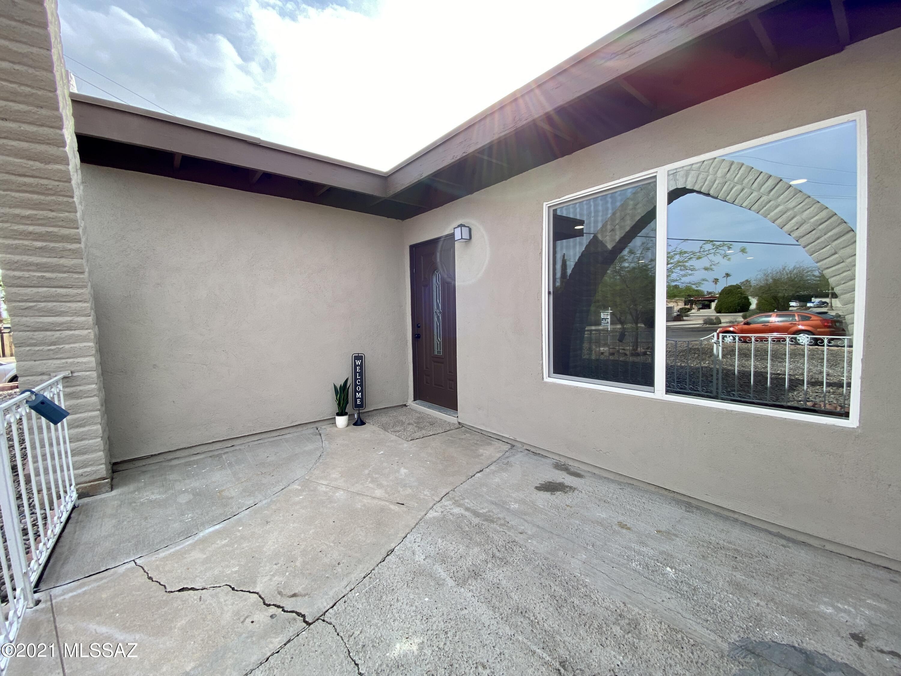 9341 East Stella Road Tucson, AZ 85730 - Photo 5 of 36 Gallery Image 5