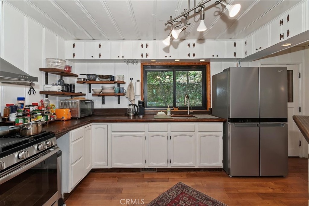 851 Cottage Grove Road Lake Arrowhead, CA 92352 - Photo 11 of 52