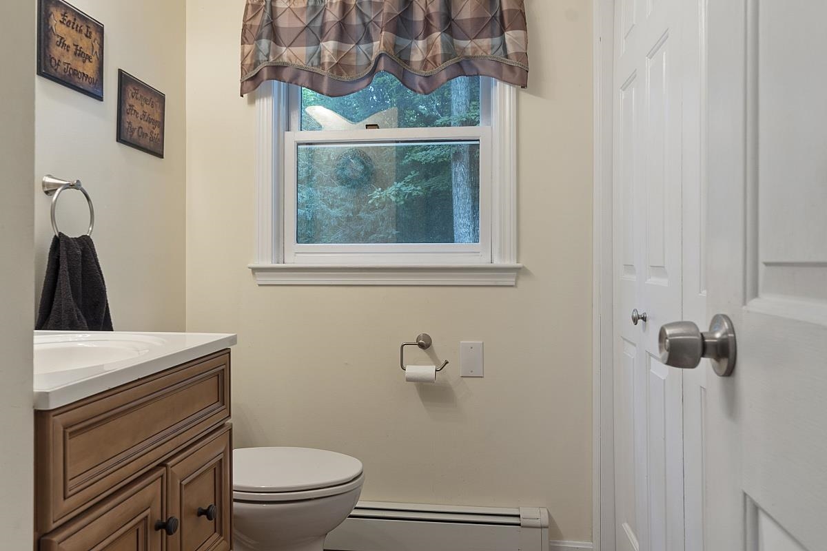 97 Johnson Road Danville, NH 03826 - Photo 13 of 40