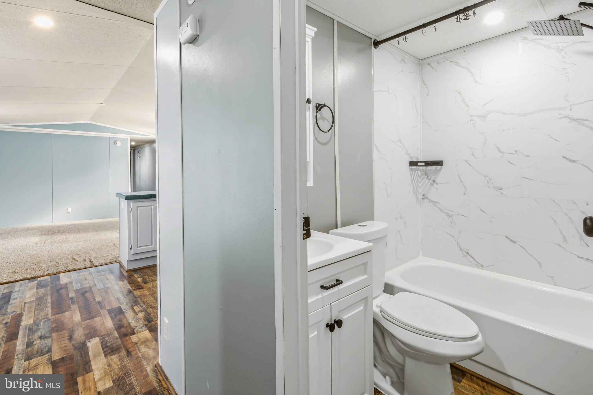 1762 Crown Point Road, Unit 6W Thorofare, NJ 08086 - Photo 7 of 12 Full hall bath