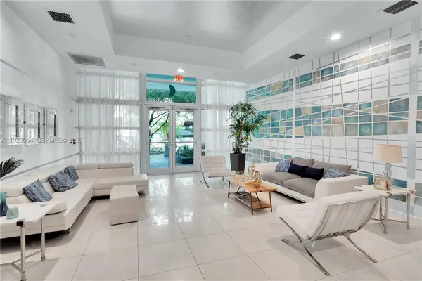 $499,000 | 1723 Southwest 2nd Avenue, Unit 909, Miami, FL 33129