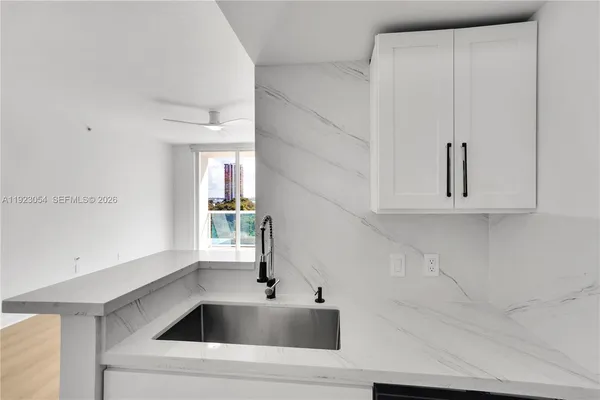 $499,000 | 1723 Southwest 2nd Avenue, Unit 909, Miami, FL 33129