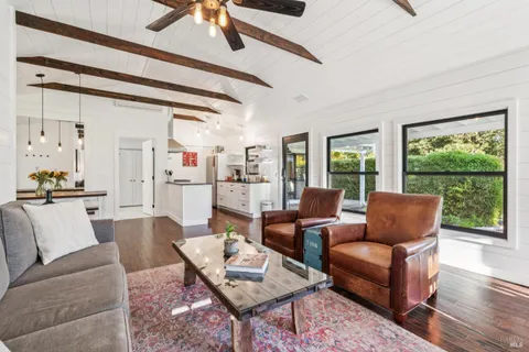 $1,295,000 | 2 Foothill Boulevard, Calistoga, CA 94515