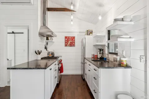 $1,295,000 | 2 Foothill Boulevard, Calistoga, CA 94515