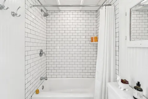 $1,295,000 | 2 Foothill Boulevard, Calistoga, CA 94515