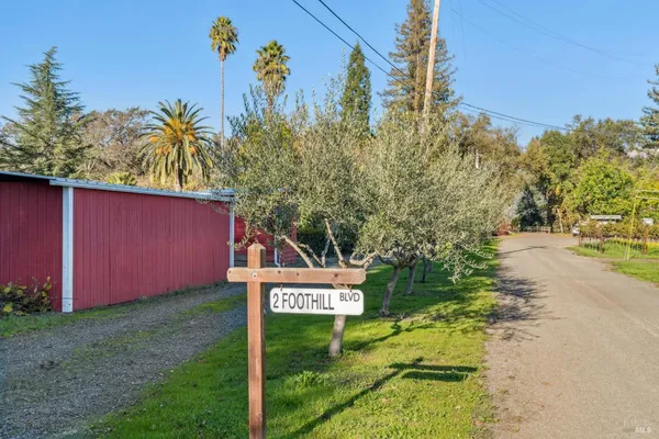 $1,295,000 | 2 Foothill Boulevard, Calistoga, CA 94515