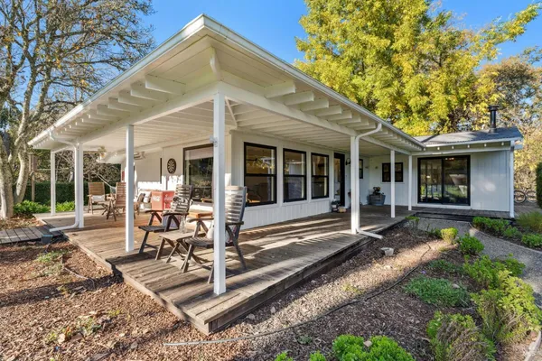 $1,295,000 | 2 Foothill Boulevard, Calistoga, CA 94515