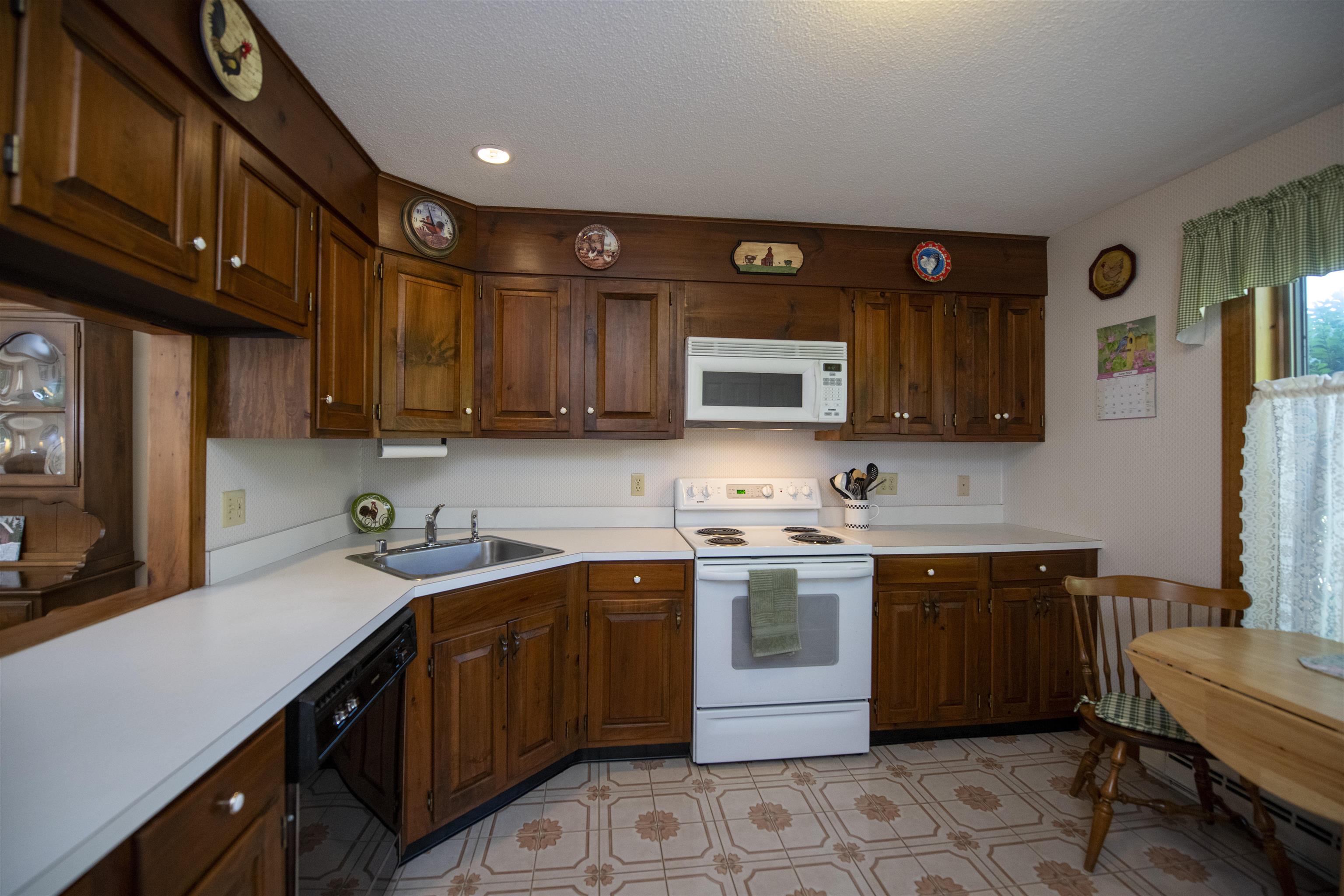 416 Lyman Batcheller Road, Unit B Hartford, VT 05059 - Photo 25 of 28 Gallery Image 25