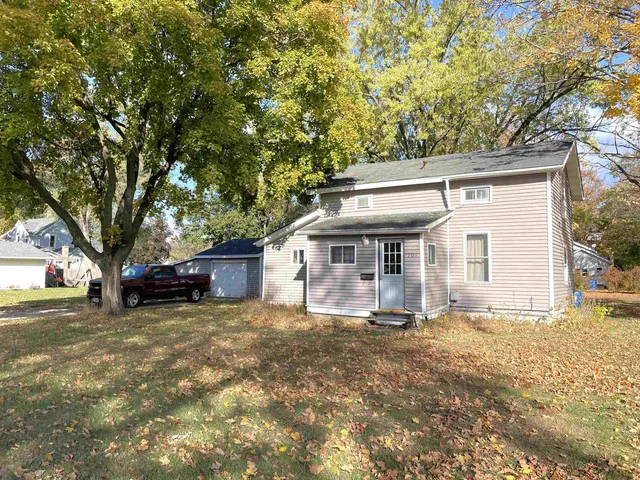 $135,000 | 701 15th Street, Brodhead, WI 53520