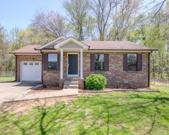 $260,000 | 423 Donna Drive, Clarksville, TN 37042