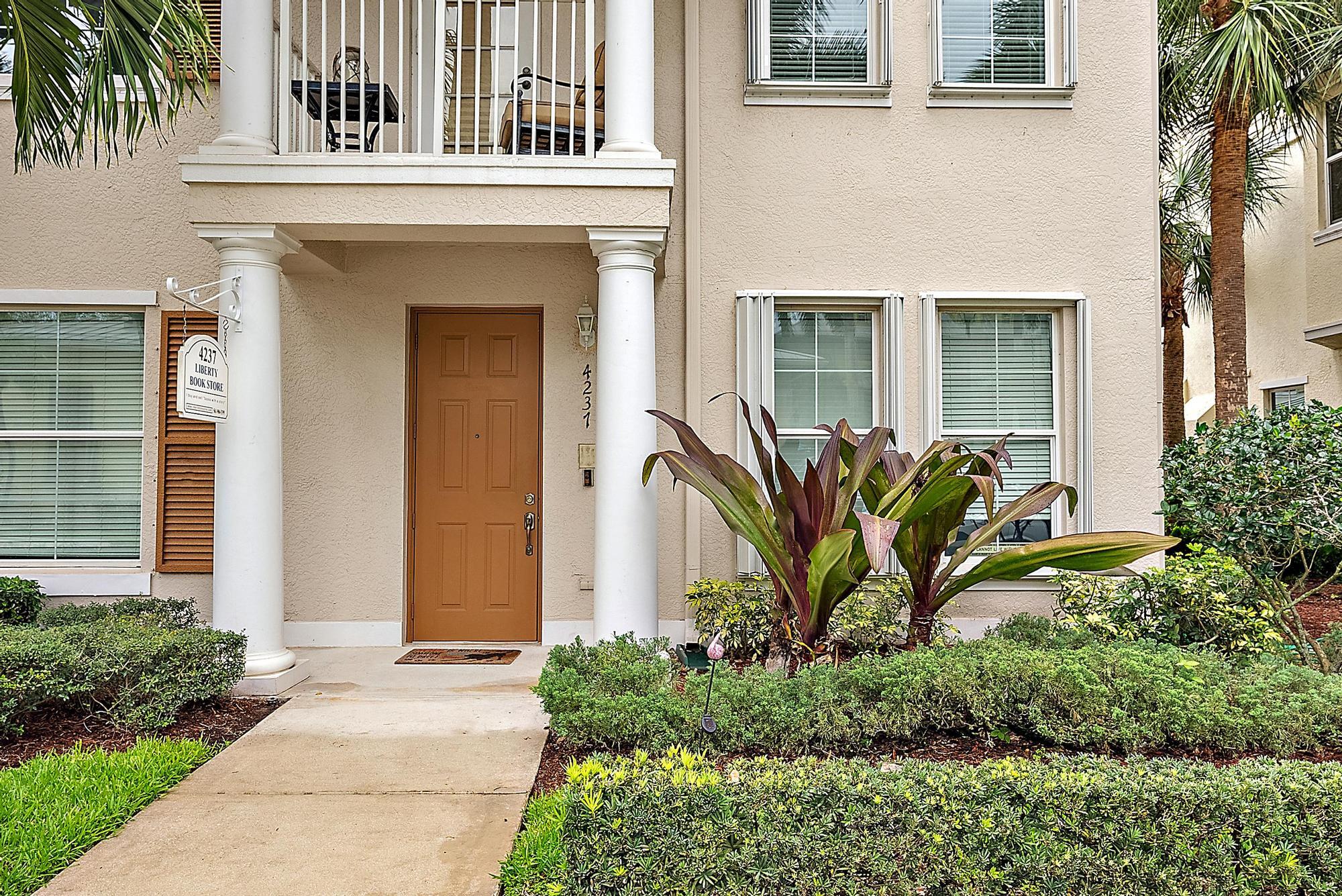 4237 East Main Street Jupiter, FL 33458 - Photo 11 of 19 Business Entrance