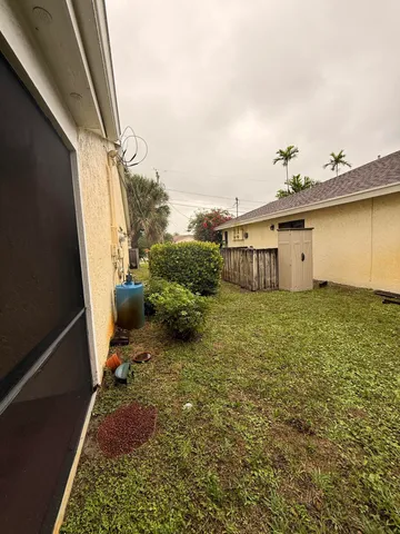$2,850 | 450 Northeast 42nd Street, Boca Raton, FL 33431