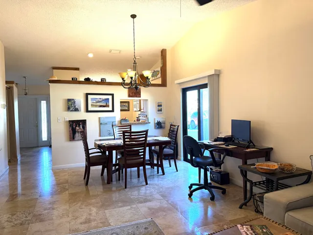 $2,850 | 450 Northeast 42nd Street, Boca Raton, FL 33431