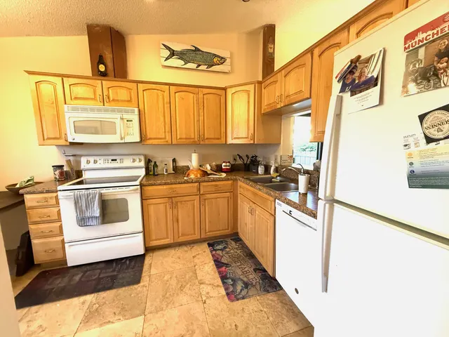 $2,850 | 450 Northeast 42nd Street, Boca Raton, FL 33431