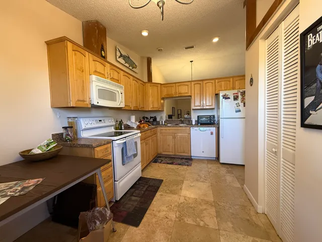 $2,850 | 450 Northeast 42nd Street, Boca Raton, FL 33431