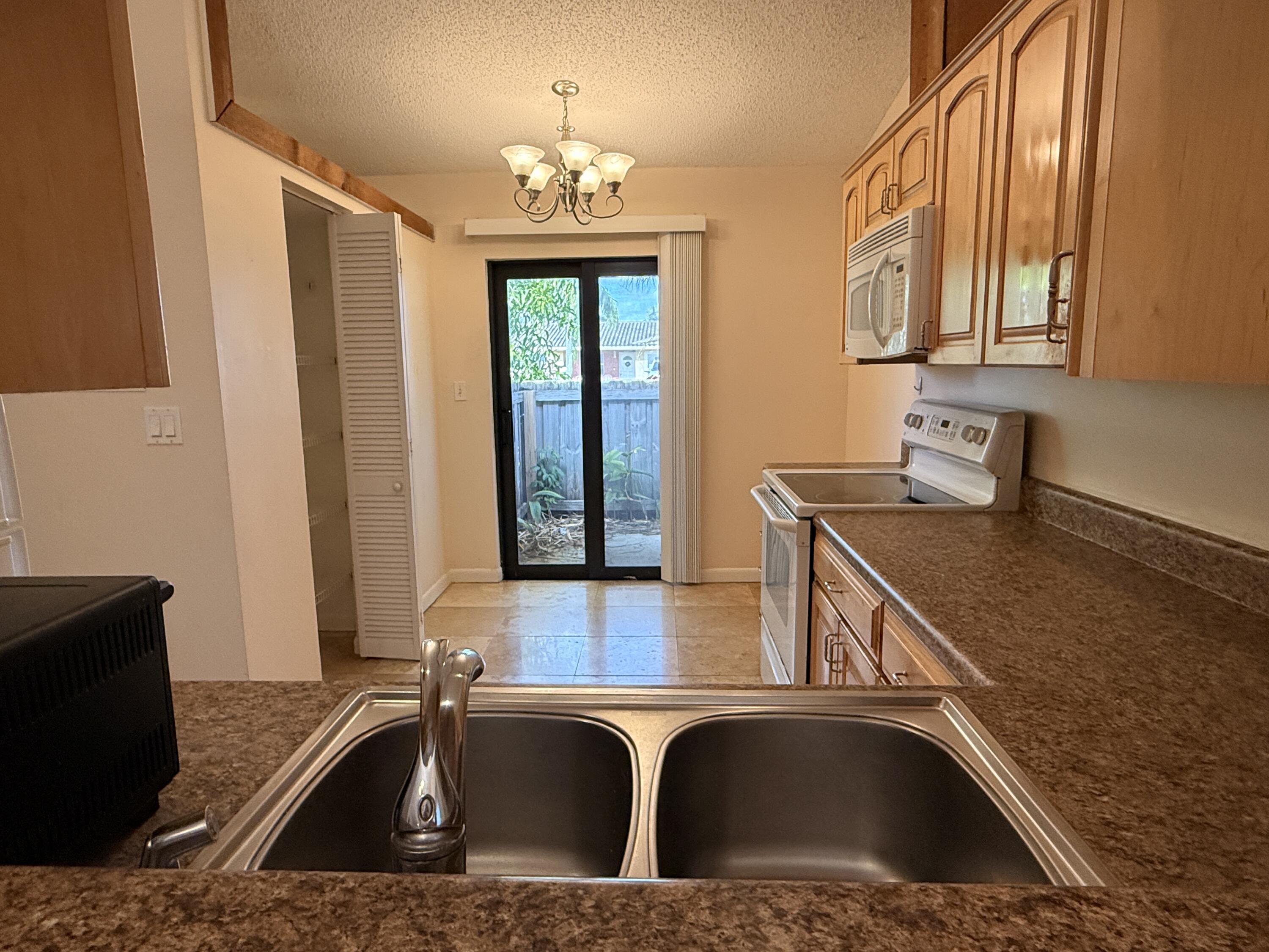 450 Northeast 42nd Street Boca Raton, FL 33431 - Photo 7 of 25 Kitchen Interior