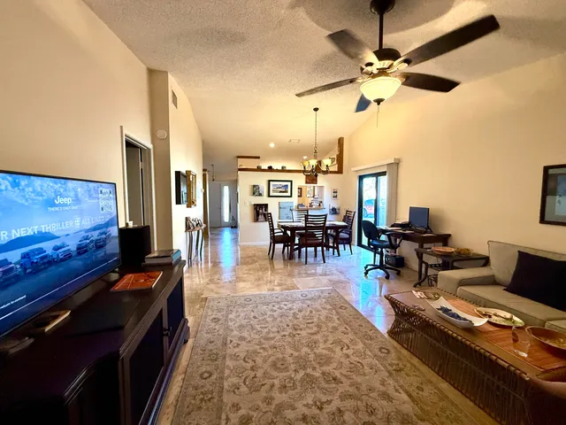 $2,850 | 450 Northeast 42nd Street, Boca Raton, FL 33431