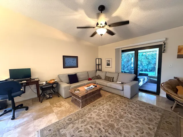 $2,850 | 450 Northeast 42nd Street, Boca Raton, FL 33431