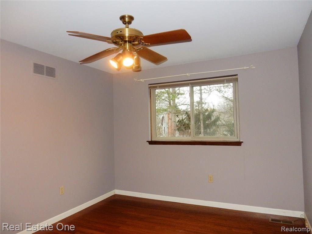 884 Ten Point Drive Rochester, MI 48309 - Photo 45 of 71 ABedroom3 (Large).jpg