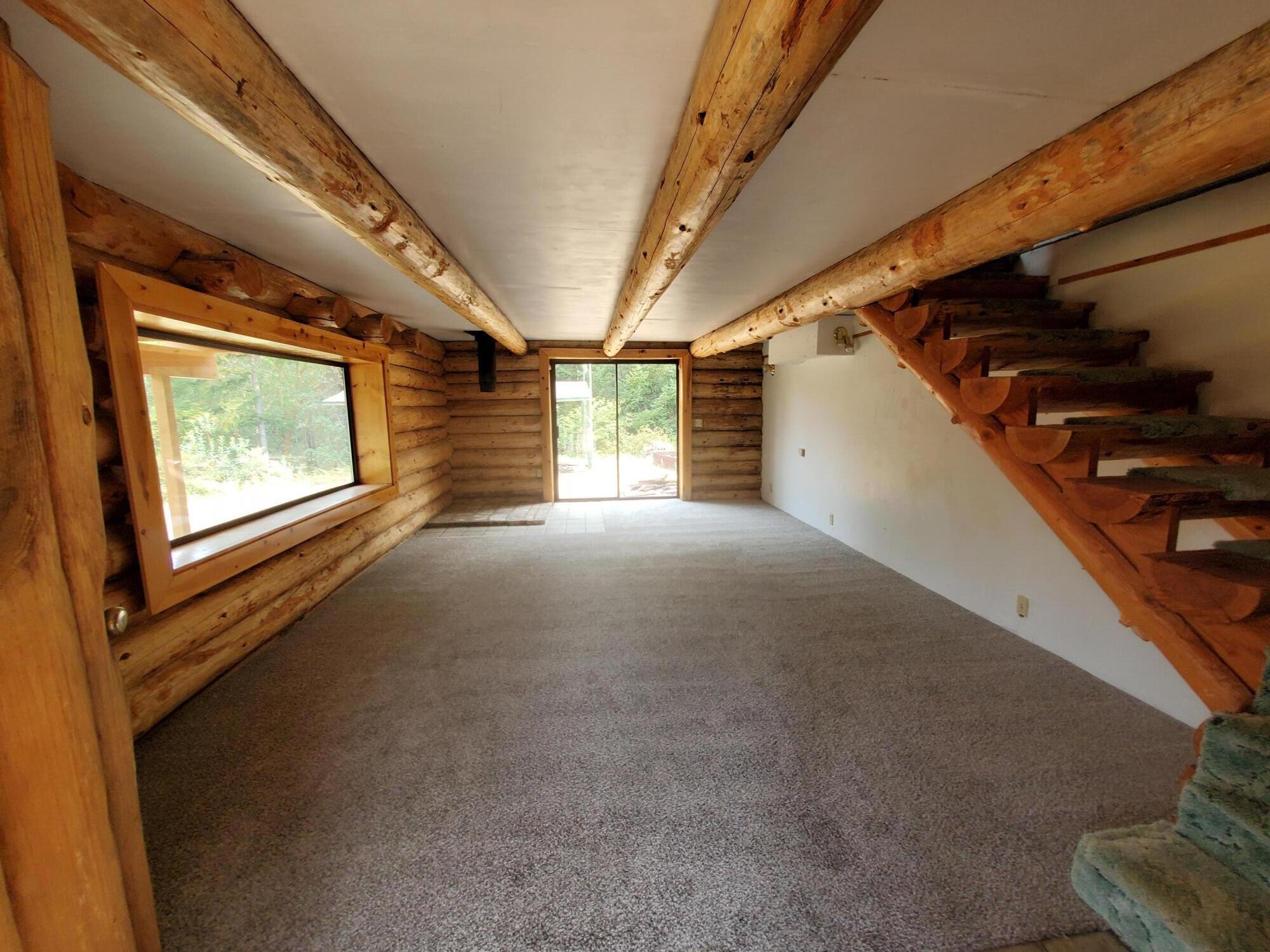 150 Rattlesnake Road Glendale, OR 97442 - Photo 33 of 67 2nd Cabin Living Room