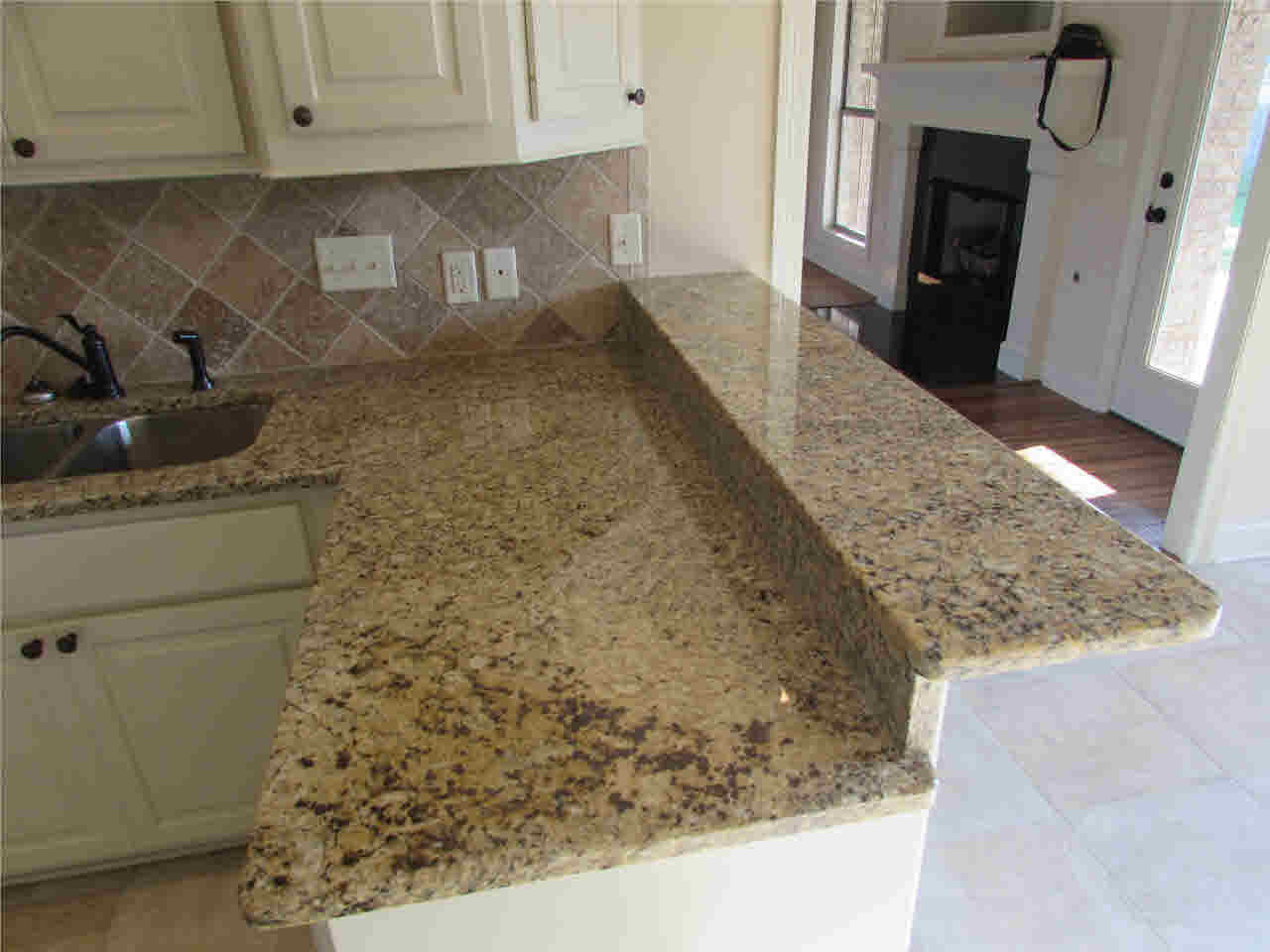 413 Copper Ridge Drive Florence, MS 39073 - Photo 12 of 32 Breakfast bar!