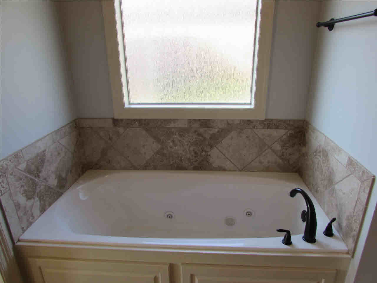 413 Copper Ridge Drive Florence, MS 39073 - Photo 20 of 32 Large jetted tub