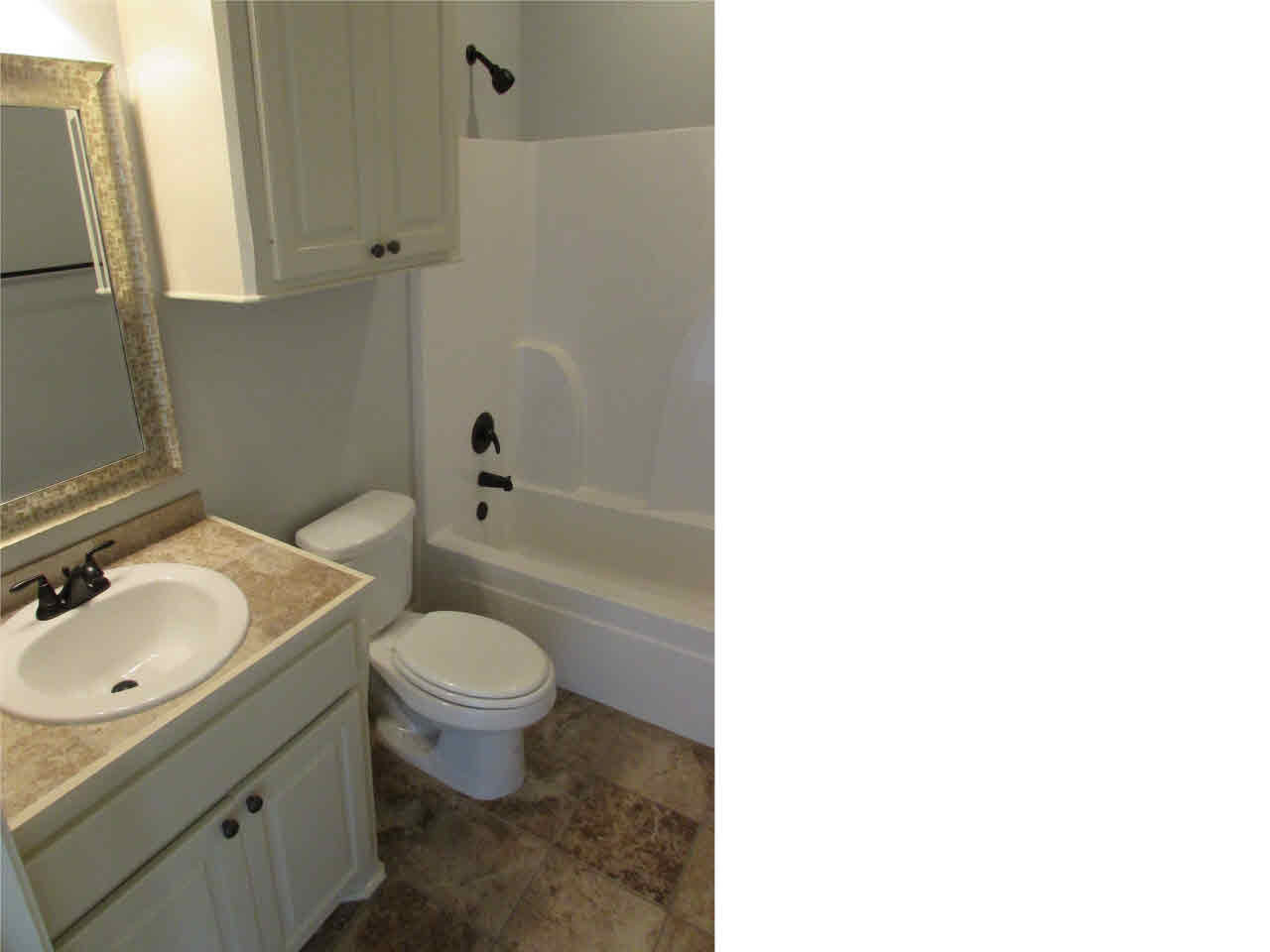 413 Copper Ridge Drive Florence, MS 39073 - Photo 25 of 32 Spacious guest bath!
